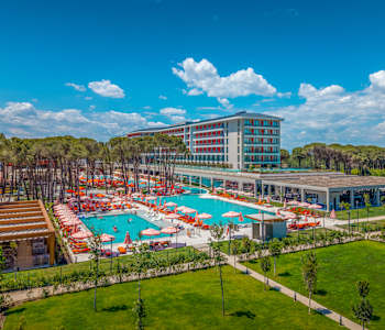 Trendy Perge Resort & Suites